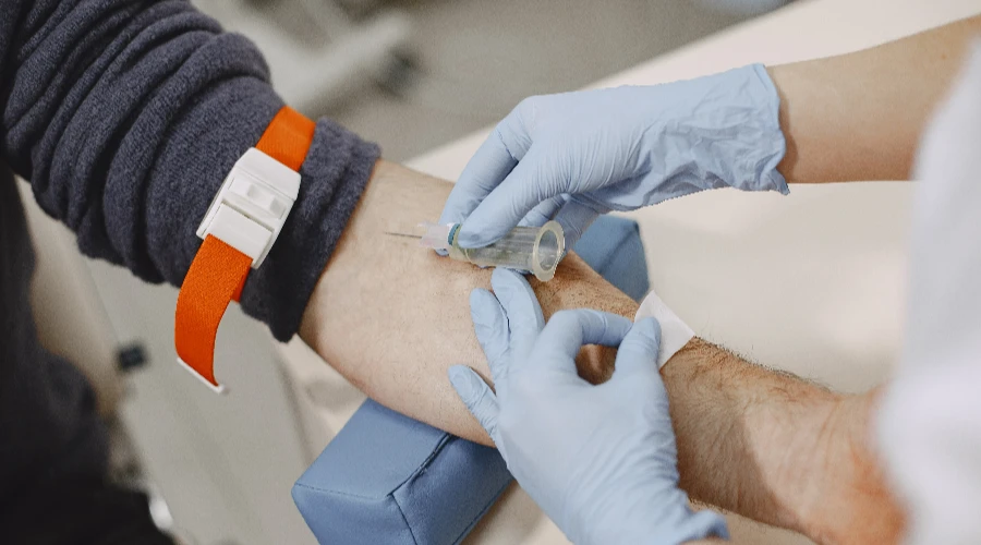 Benefits of Blood Tests at Home for Elderly Patients and Busy Professionals